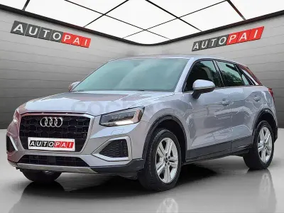 Usado Audi Q2 Advanced Plus 116 CV (85 kW) 2024 Gris / plata SUV