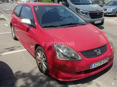 Usado Honda Civic Sport 100 CV (73 kW) 2005 Rojo Berlina