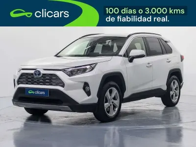 Käytetty Toyota RAV4 Hybrid Advance 222 HP (163 kW) 2021 Valkoinen Katumaasturi