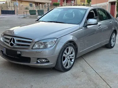 Usado Mercedes C320 Elegance 224 CV (164 kW) 2009 Beige Familiar