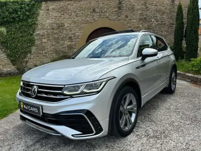 Usado VW Tiguan R-line 150 CV (110 kW) 2022 Gris / plata SUV