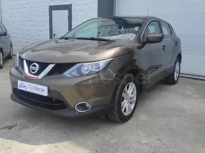 Usado Nissan Qashqai Acenta 110 HP (80 kW) 2016 Castanho SUV