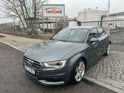 usado Audi A3 Lim. 1.6 TDI *AUTOMATIK*NAVI*XENON*PDC*