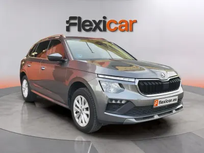 Usado Skoda Kamiq Selection 116 CV (85 kW) 2024 Gris SUV
