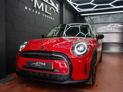 Usado Mini Cooper Classic 156 CV (114 kW) 2024 Rojo Utilitario