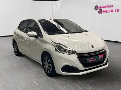 Usado Peugeot 208 Style 100 CV (73 kW) 2018 Blanco Utilitario