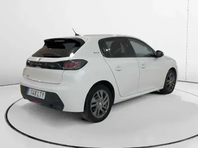 Usado Peugeot 208 Style 100 CV (73 kW) 2021 Blanco Utilitario
