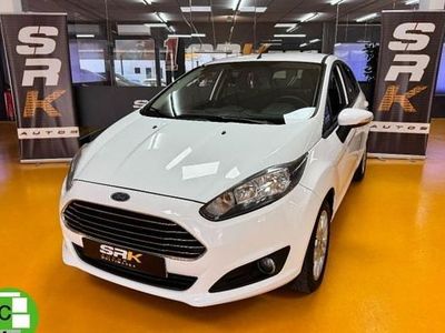 Usado Ford Fiesta Trend 101 CV (74 kW) 2014 Blanco Utilitario