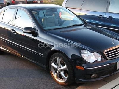 Usado Mercedes C250 204 CV (150 kW) 2009 Negro Berlina