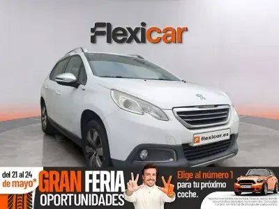 Usado Peugeot 2008 Style 82 CV (60 kW) 2016 Blanco SUV