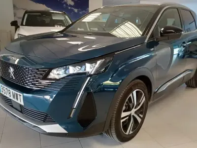 Usado Peugeot e-3008 GT 165 kW (225 CV) 2024 Azul SUV