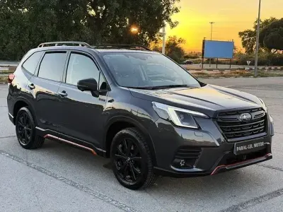 Usado Subaru Forester Sport 151 CV (111 kW) 2023 Gris / plata SUV
