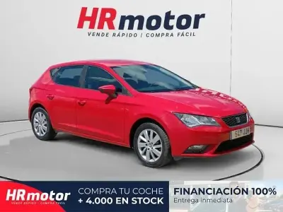 Usado Seat Leon Reference 110 CV (80 kW) 2015 Rojo Berlina