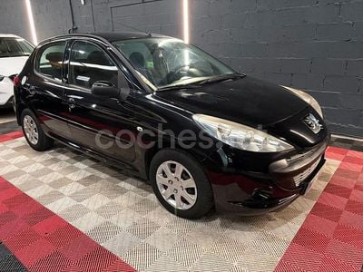 Usado Peugeot 206+ 70 CV (51 kW) 2011 Negro Utilitario