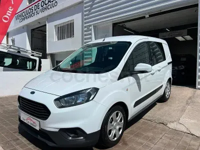 Usado Ford Tourneo Courier Ambiente 100 CV (73 kW) 2019 Blanco Monovolumen