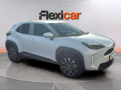Usado Toyota Yaris Active 116 CV (85 kW) 2022 Blanco Utilitario
