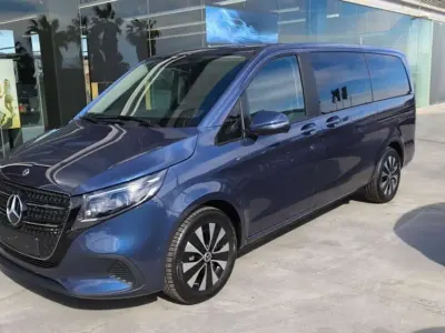 Nuevo Mercedes V220 Style 163 CV (119 kW) 2026 Azul Monovolumen