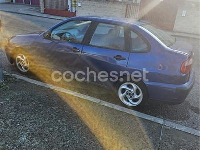 Azul Usado 2002 Seat Cordoba Familiar | 1200 €
