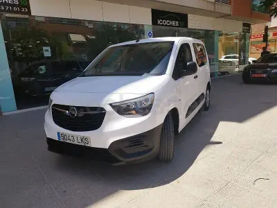 Usado Opel Combo Life Edition 102 CV (75 kW) 2020 Blanco Monovolumen