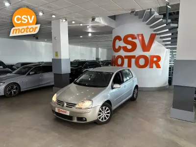 Usado VW Golf V Comfortline 105 CV (77 kW) 2007 Gris Utilitario