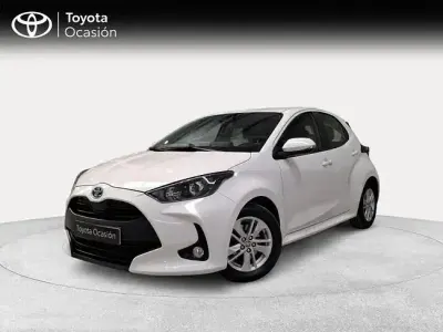 Usado Toyota Yaris Active 116 CV (85 kW) 2022 Blanco Utilitario