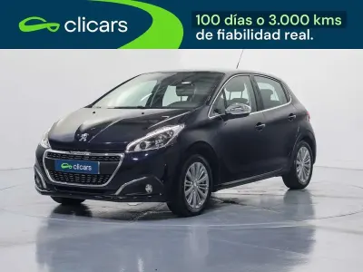 Usado Peugeot 208 Allure 110 CV (80 kW) 2017 Azul Utilitario