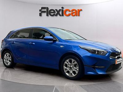 Usado Kia Ceed 101 CV (74 kW) 2022 Azul Utilitario