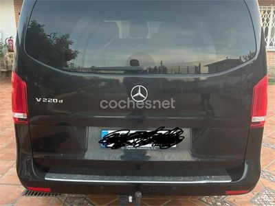 Mercedes V220