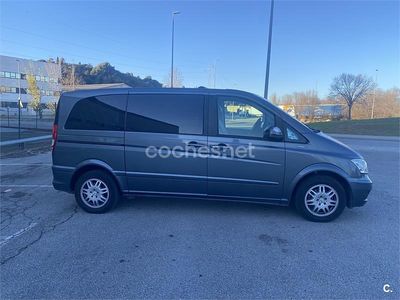 Usado Mercedes Viano 136 CV (100 kW) 2012 Gris / plata Monovolumen