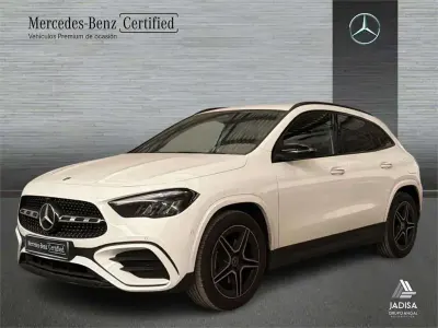 Usado Mercedes GLA200 AMG line 150 CV (110 kW) 2025 Blanco SUV