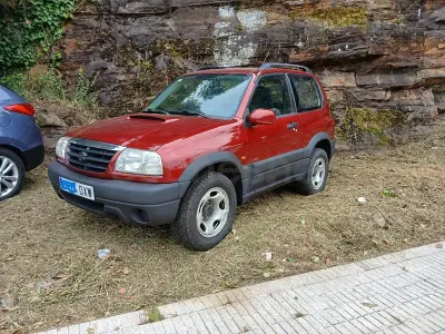 Usado Suzuki Grand Vitara 110 CV (80 kW) 2005 Granate SUV