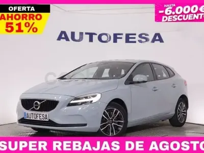 Usado Volvo V40 Momentum 122 CV (89 kW) 2019 Azul Berlina
