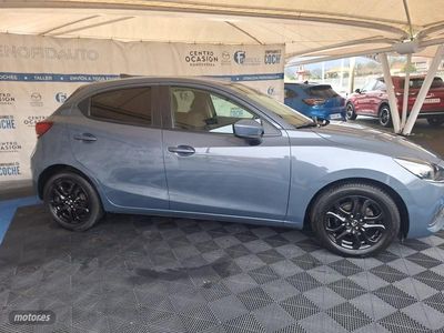 Usado Mazda 2 90 CV (66 kW) 2020 Gris