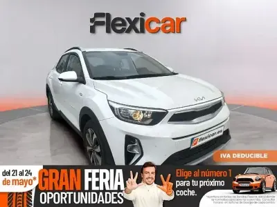 Usado Kia Stonic 100 HP (73 kW) 2021 Branco SUV