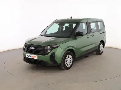 Usado Ford Tourneo Courier Trend 125 CV (91 kW) 2024 Verde Monovolumen