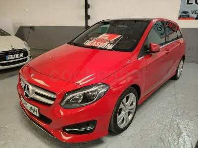Usado Mercedes B180 109 CV (80 kW) 2016 Rojo Utilitario