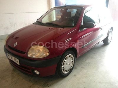 Granate Usado 2001 Renault Clio II Berlina | 1390 € (Buen precio)