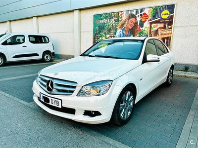 Usado Mercedes C200 Avantgarde 136 CV (100 kW) 2010 Blanco Berlina