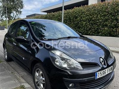 Negro Usado 2006 Renault Clio II Privilege Berlina | 4199 € (Un poco caro)