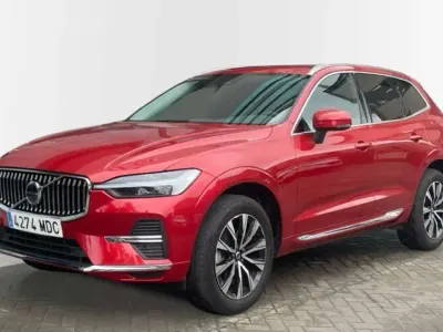 Usado Volvo XC60 Plus 197 CV (144 kW) 2022 Rojo SUV
