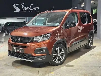 Usado Peugeot Rifter GT-line 131 CV (96 kW) 2018 Naranja Monovolumen