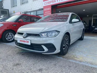Usado VW Polo Life 95 CV (69 kW) 2022 Beige Utilitario