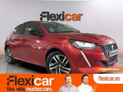 Usado Peugeot 208 Allure 101 CV (74 kW) 2023 Rojo Utilitario