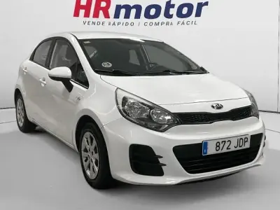 Usado Kia Rio 75 CV (55 kW) 2015