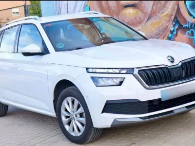 Usado Skoda Kamiq Active 110 CV (80 kW) 2021 Blanco SUV