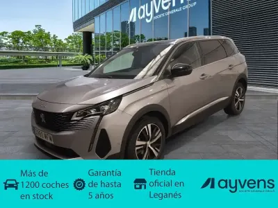 Usado Peugeot 5008 GT 131 CV (96 kW) 2023 Gris SUV