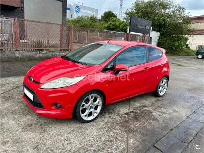 Usado Ford Fiesta Sport 90 CV (66 kW) 2008 Rojo Utilitario