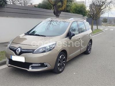 Usado Renault Scénic III Bose Edition 130 CV (95 kW) 2015 Beige Monovolumen