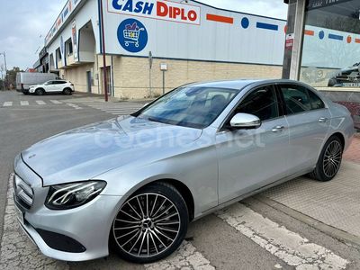Usado Mercedes E220 194 CV (142 kW) 2017 Gris selenita (metalizado) Berlina