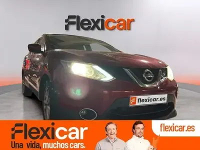 Usado Nissan Qashqai N-Connecta 115 CV (84 kW) 2015 Rojo SUV